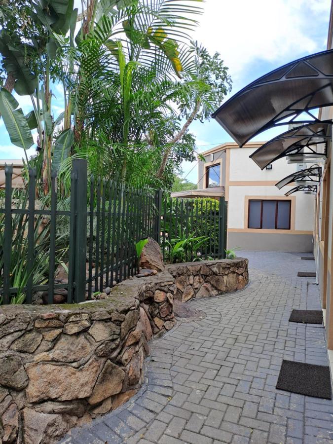 Amigos Bed & Breakfast - No Loadshedding Mbombela Buitenkant foto