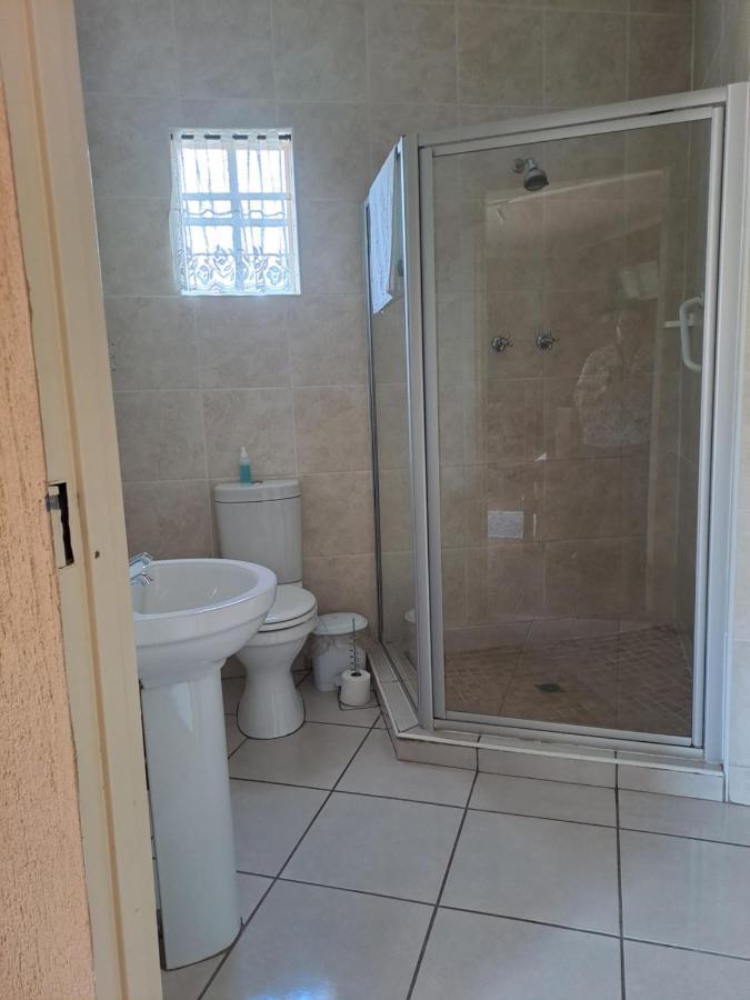 Amigos Bed & Breakfast - No Loadshedding Mbombela Buitenkant foto