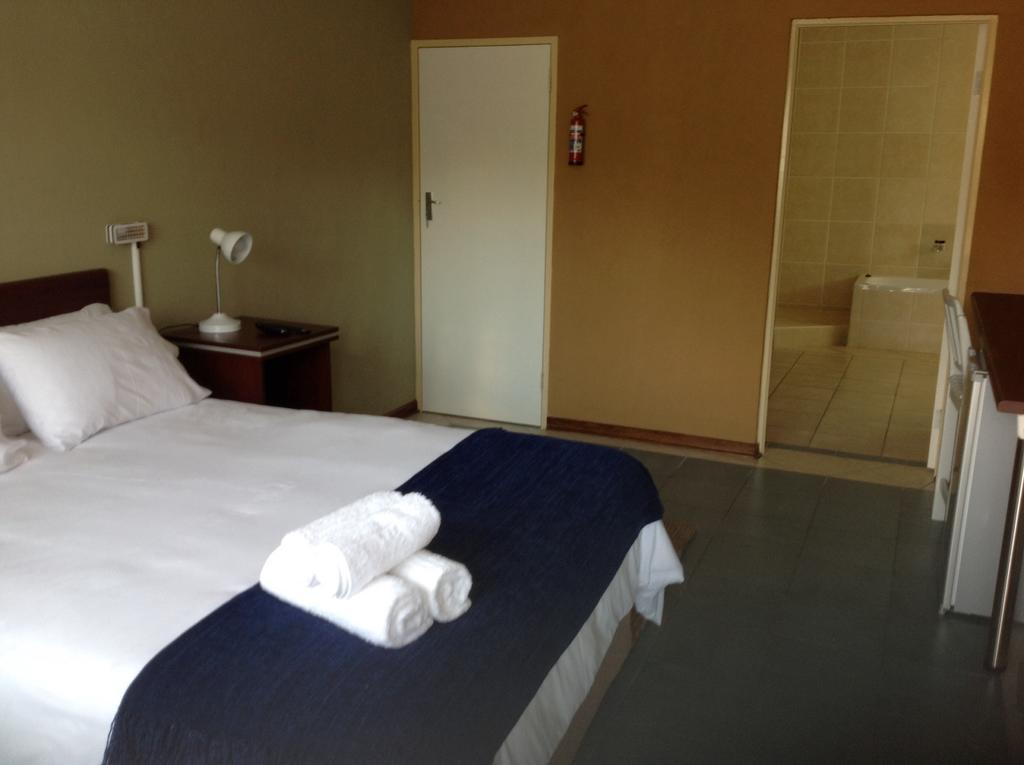 Amigos Bed & Breakfast - No Loadshedding Mbombela Kamer foto